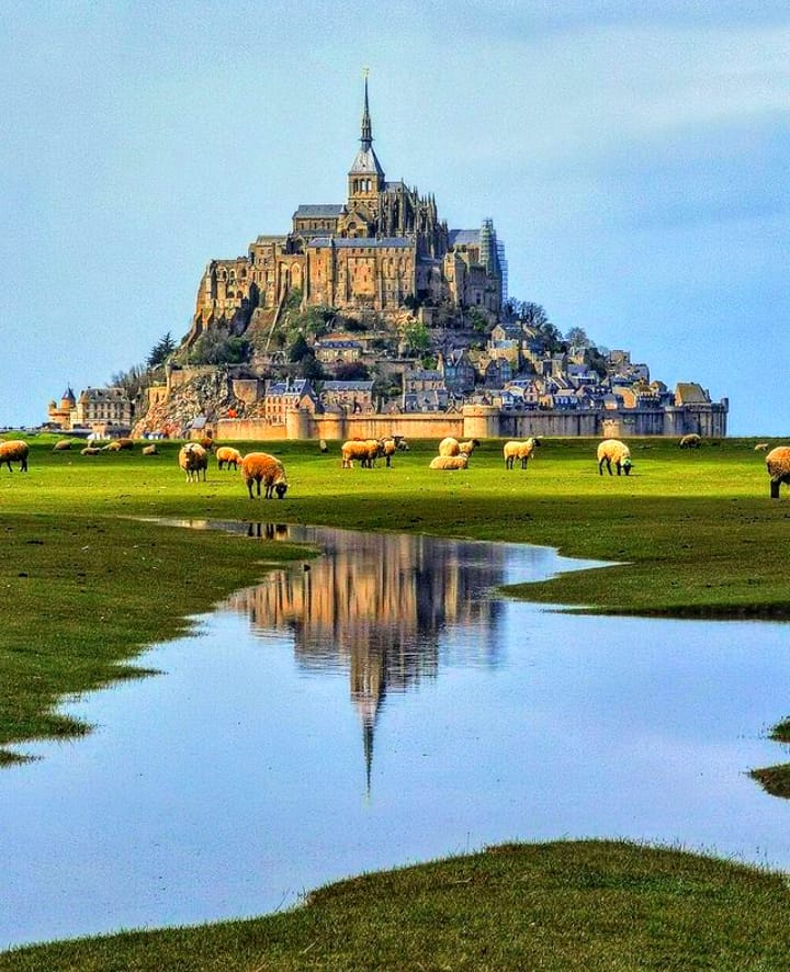 Explore Paris and Beyond: Enjoy a Seven Day Tour in France's Finest Destinations!